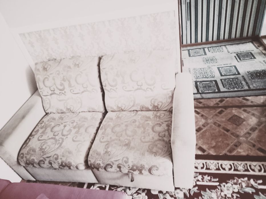 Продается диван.