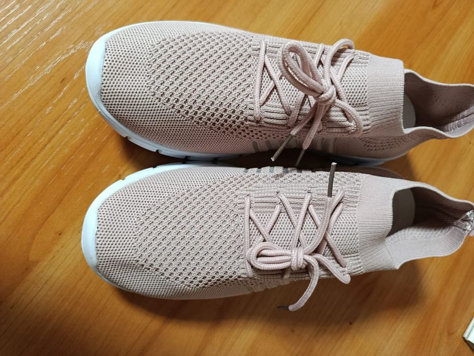 Продам женскую обувь