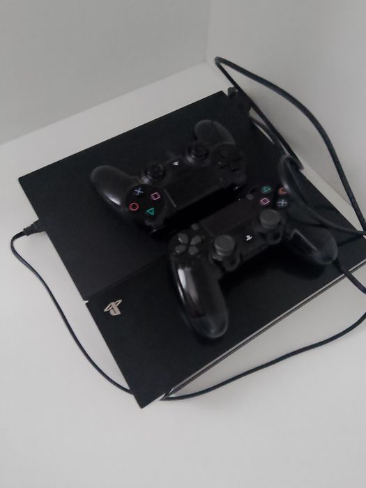 Пс 4 обычный 2 джостик