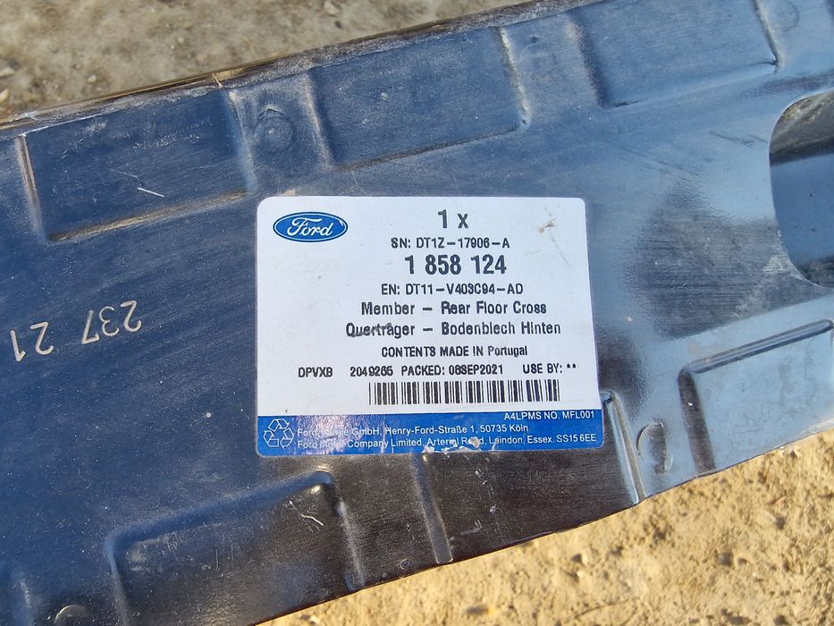 Ford Transit Connect 2019 греда задна броня