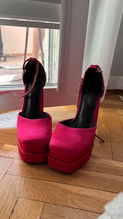 Високи токчета- розови