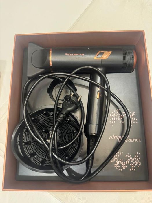 Продам фен Rowenta Ultimate Experience CV9920F3