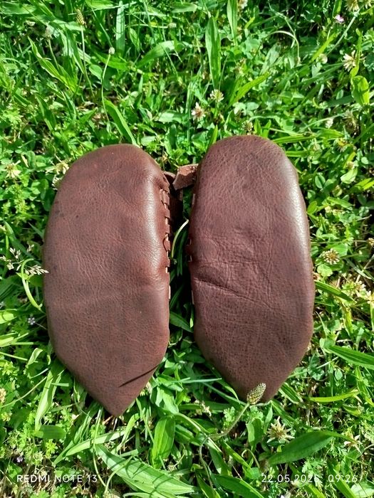 Сувенирни цървули от естествена кожа