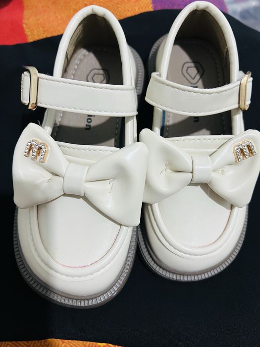 Продам детскую обувь