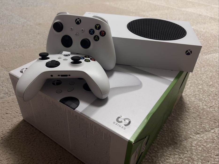 Xbox Series S +2 Manete