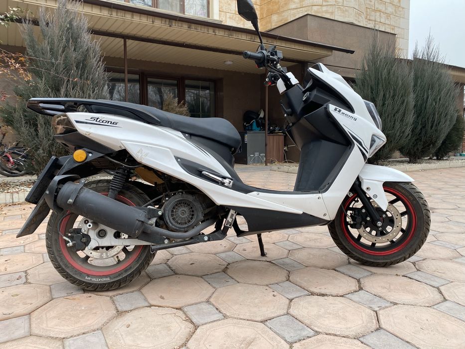 Продам мопед макси лия матор