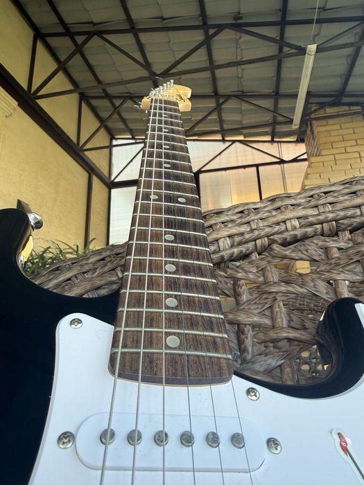 Гитара Squier страт