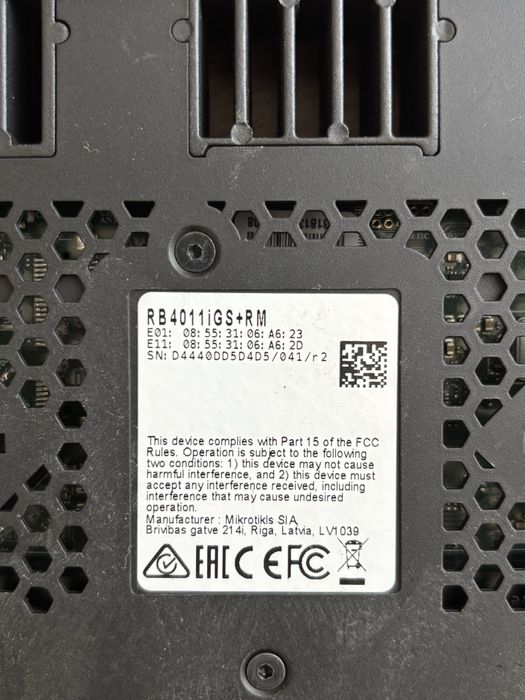 MikroTik RB4011iGS+RM