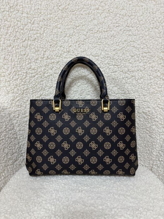 Чанта Guess нова