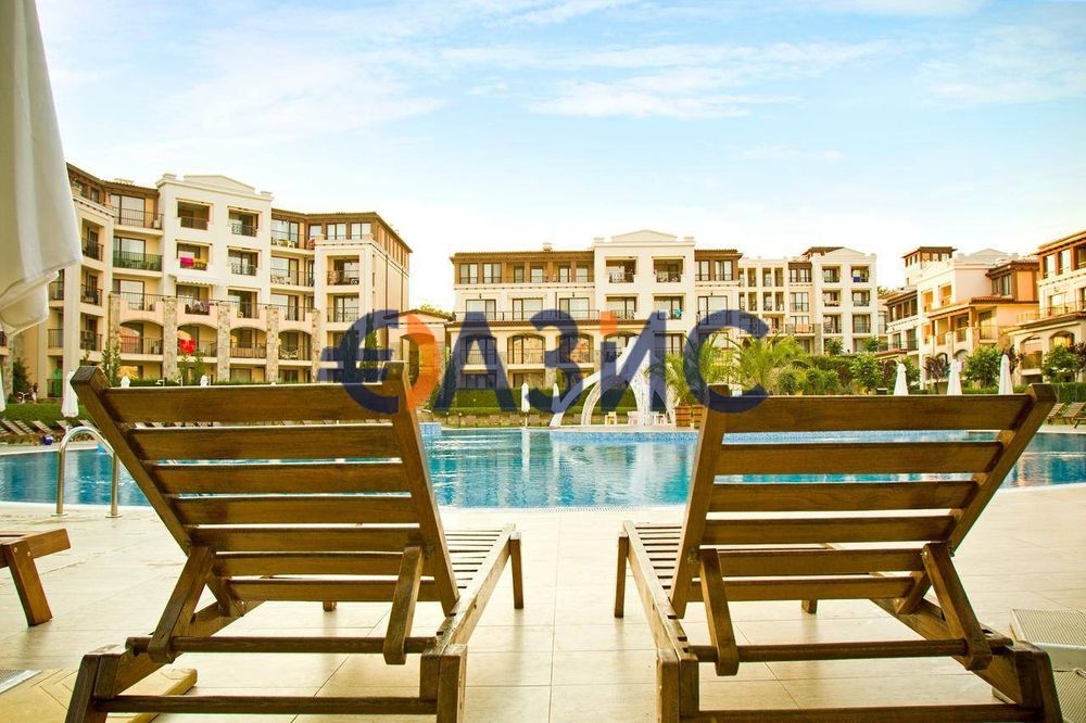 Продава се Двустаен апартамент в Созопол - 65 кв.м за 1660 €/кв.м - Снимка #8