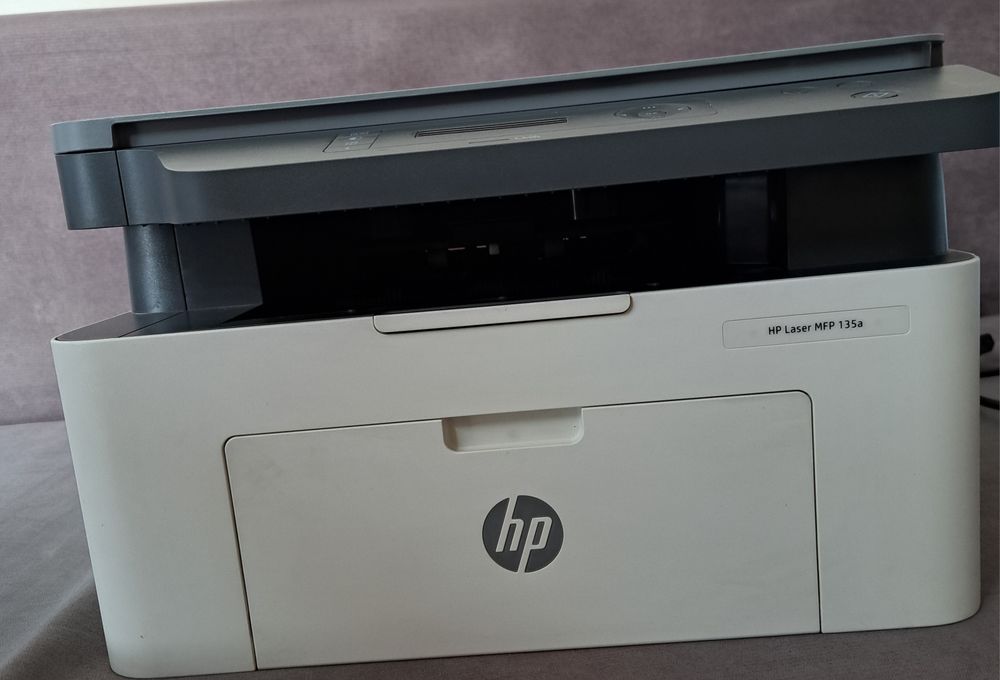 Продам принтер HP laserMFP