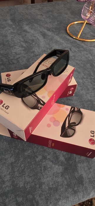 LG 3D очки модель на каробке