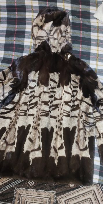 Продам норковою шубу есть дифект на фото видно