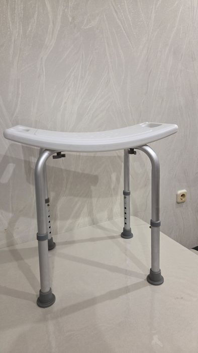 Стул для ванны и душа