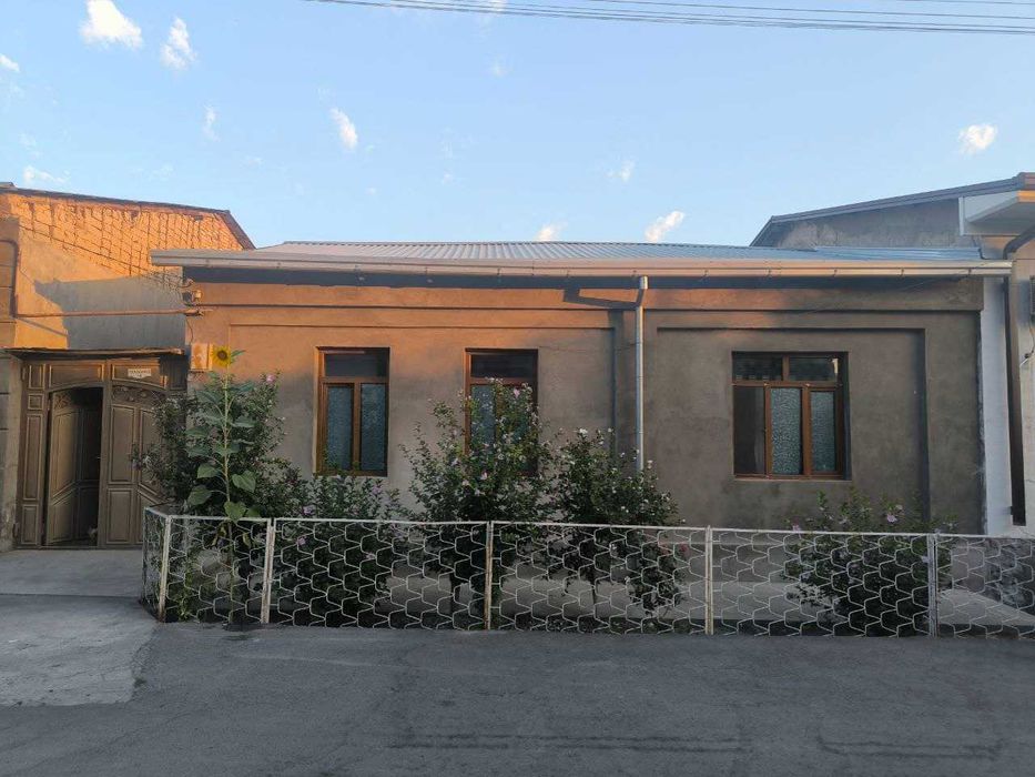 Продается на Уста Ширин махалля Янги арык дом 3 сот
