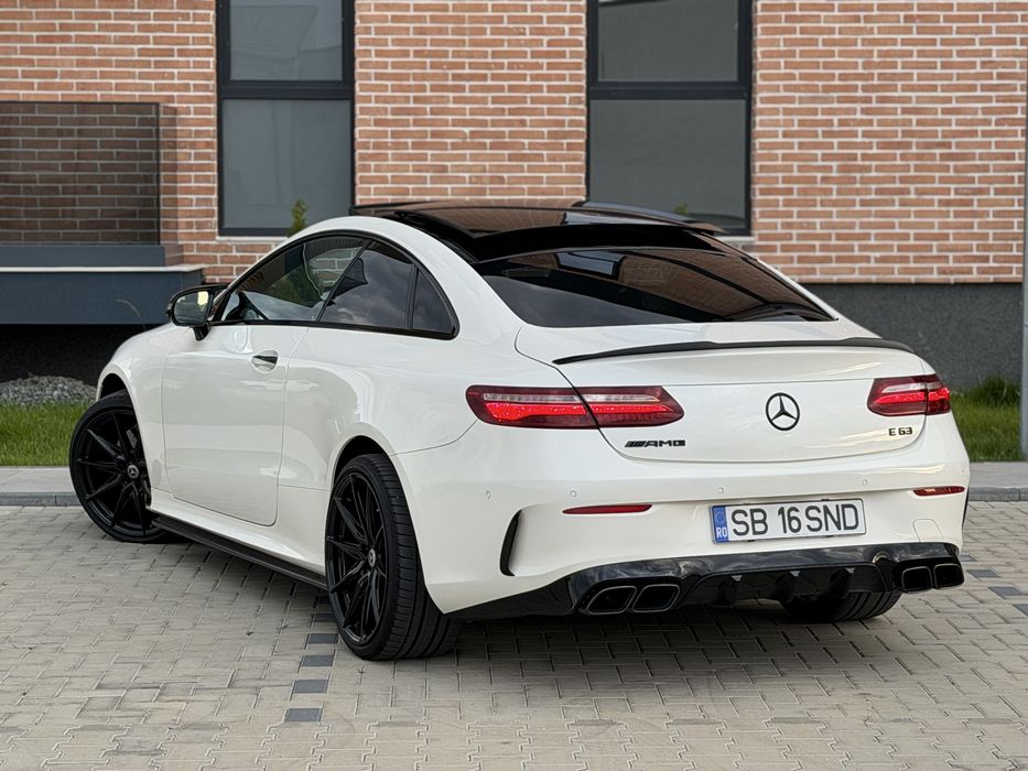 Mercedes - E coupe 9G / Pak, AMG / Head Up / Burmester / Panoramic / Stelute / AirMatic /