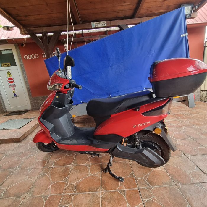 Vând  scuter electric ZTECH