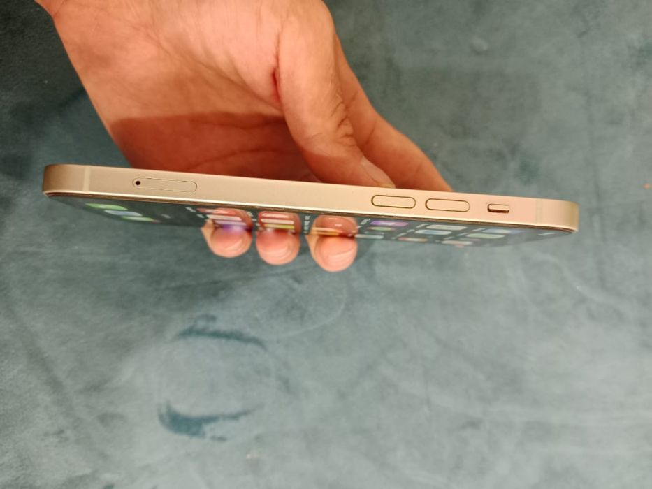 Продам Iphone 12