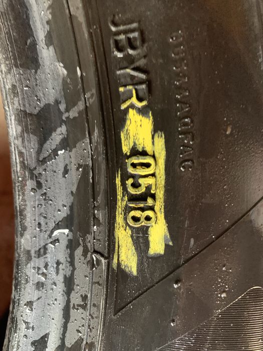 225 55 17 Bridgestone run flat vară