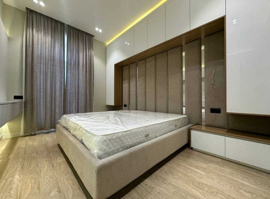 Сдается новая квартира в элитном ЖК Felicita, Яккасарайский район

4-к