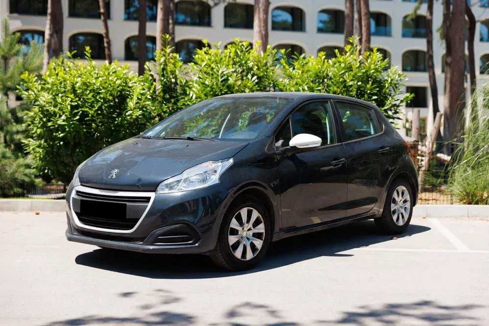 Peugeot 208 ръчна