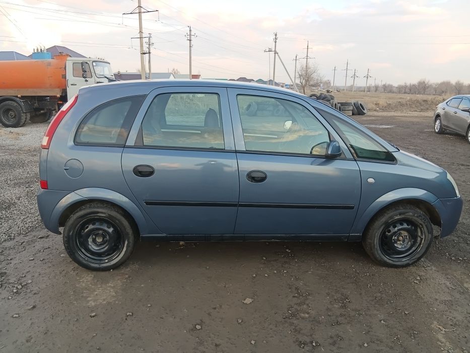 Продам машину опель