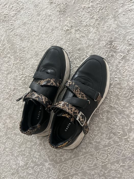 Продается женская обувь