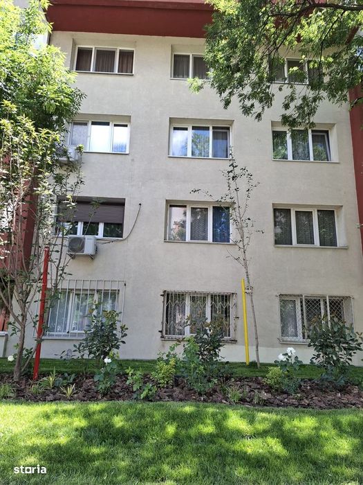 Apartament 4 camere decomandat
