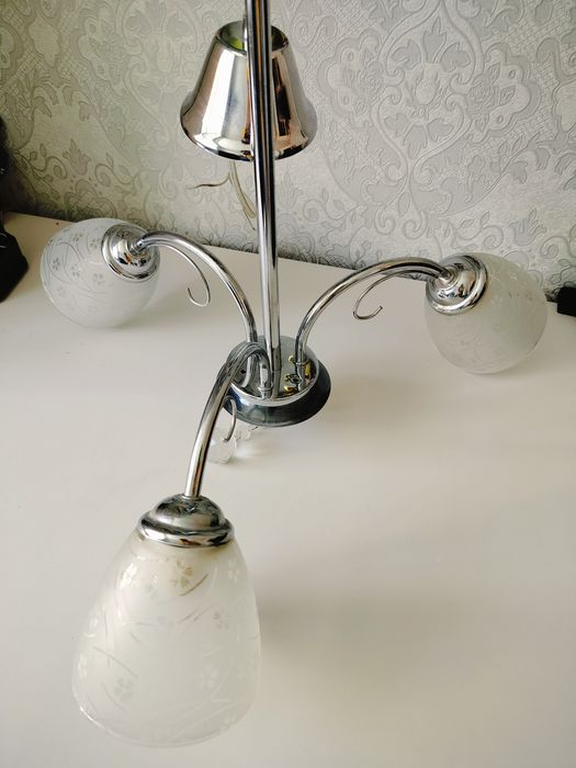 Продается люстра