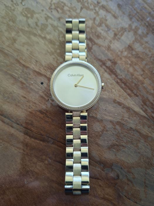 Дамски Часовник.