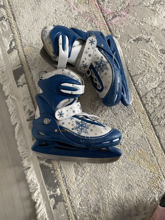 Продам коньки в хорошом состояние 36-37 размер