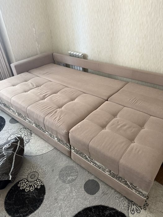 Продам диван с покрывалом
