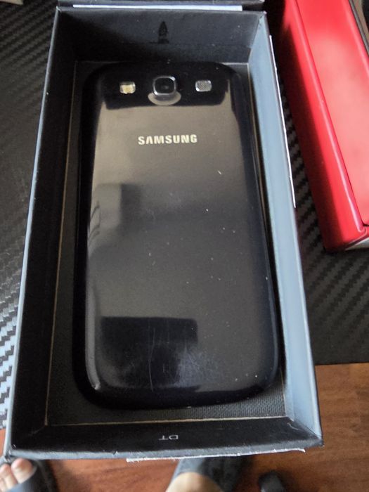 Продавам Samsung Galaxy phones