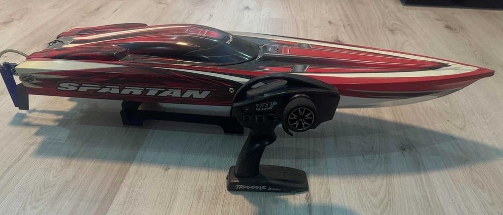 Радиоуправляема лодка TRAXXAS SPARTAN