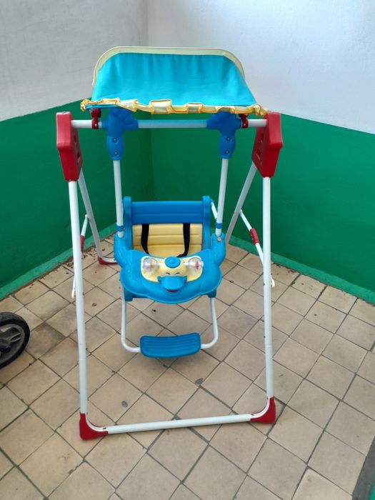 Продам детскую качелю
