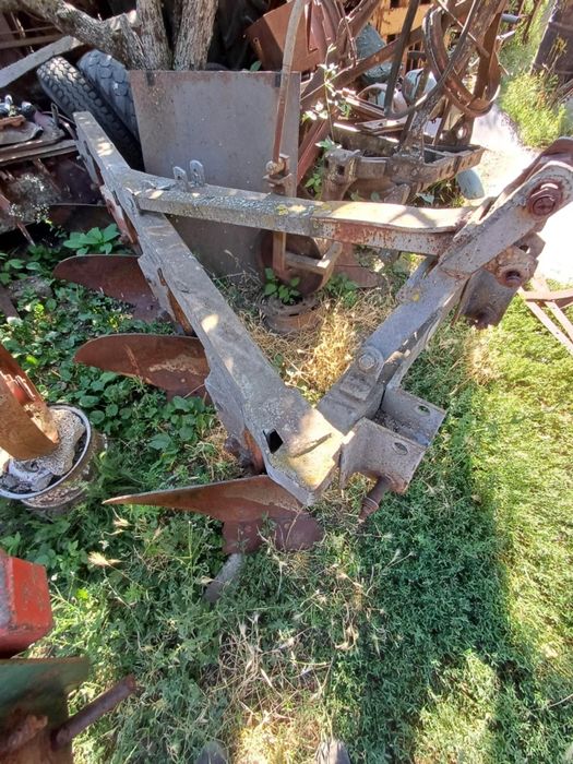 Продавам плуг и тикварка