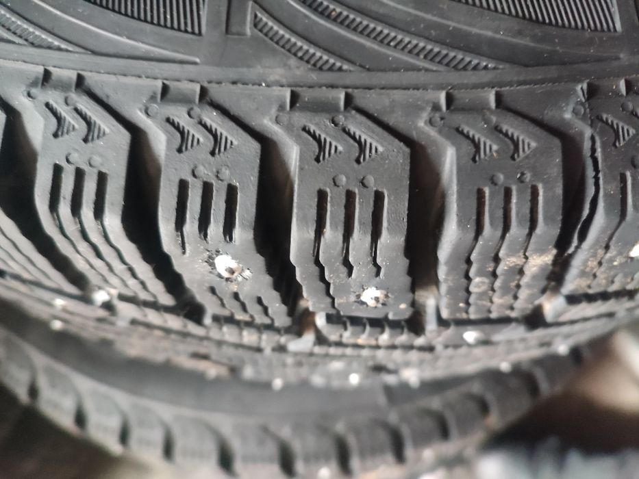 Продам комплект резины