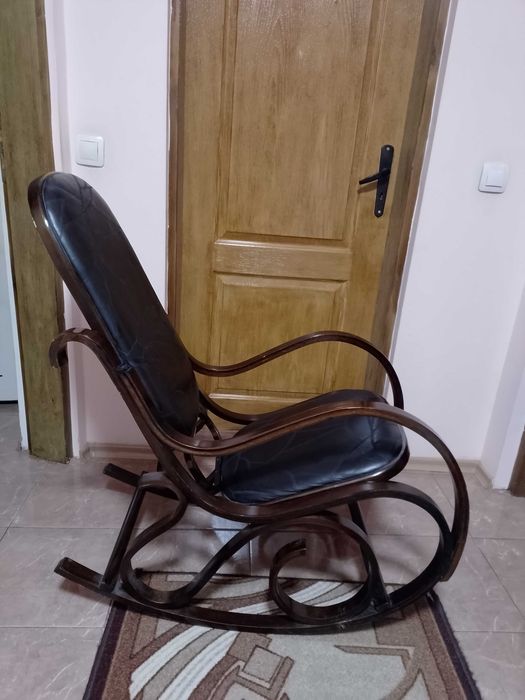 Люлеещ се стол с кожа