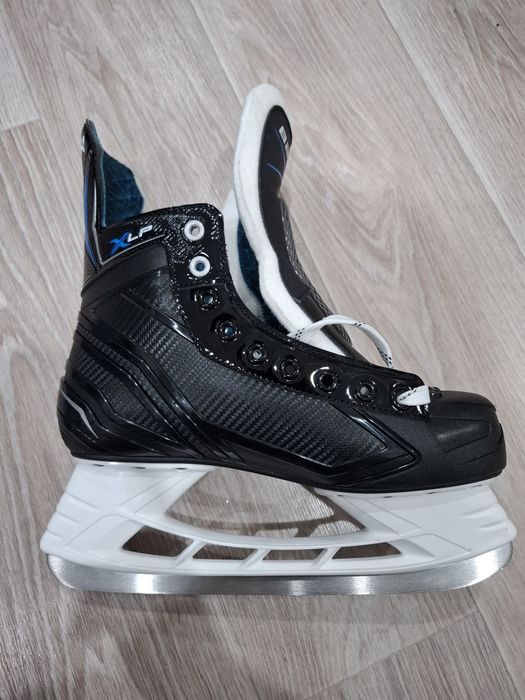 Продам новые коньки