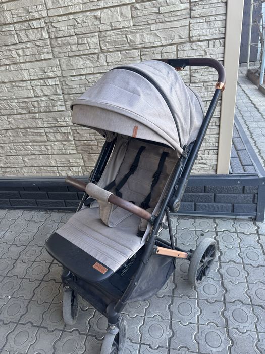 Продам детскую коляску