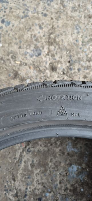 2 anvelope iarna Michelin 295/35/20,dot 2020.Pretul este pe bucata.