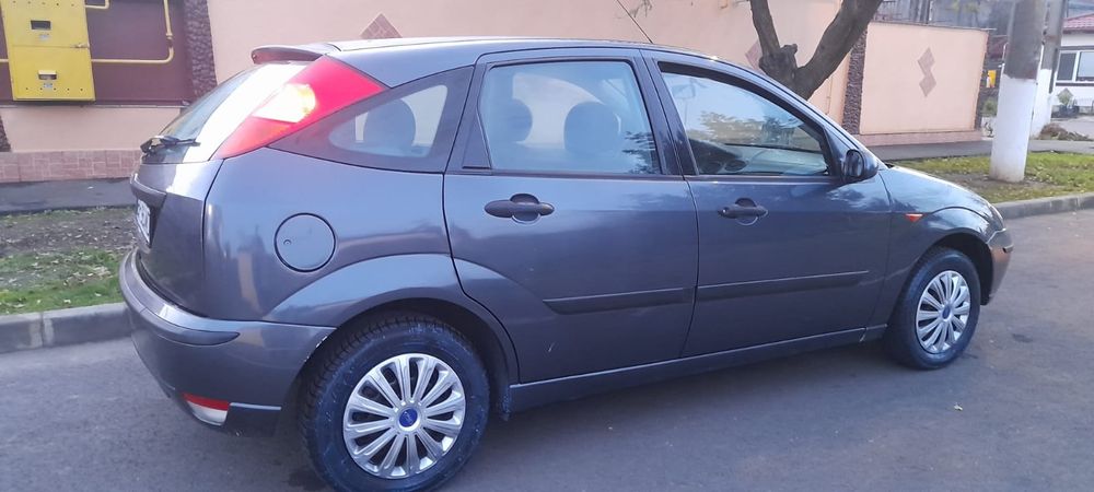 Ford focus 1.4 zetec benzina clasic EURO 4 Mașină de garaj