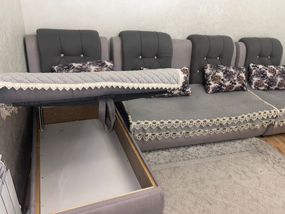 Диван для гостивой