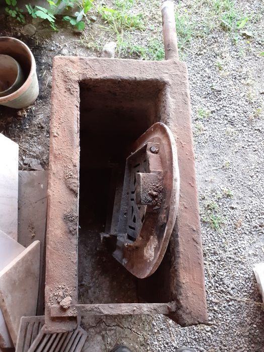 Soba teracota cu bazin pentru încălzire cu calorifere