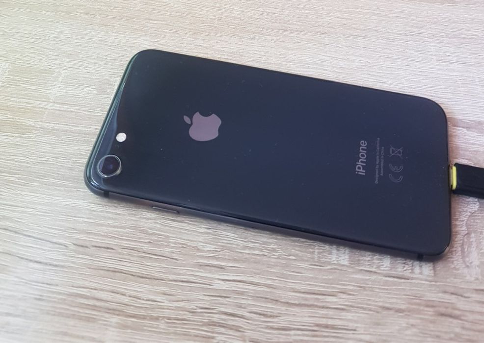 Iphone 8 продам .