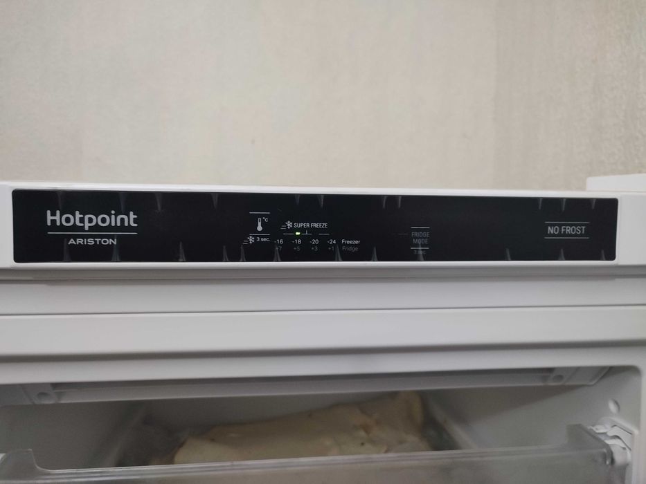 Продам Морозильный шкаф Hotpoint