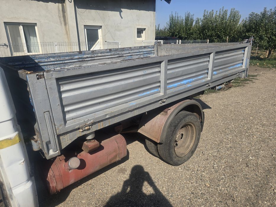 Bena basculabila pe cutie iveco daily