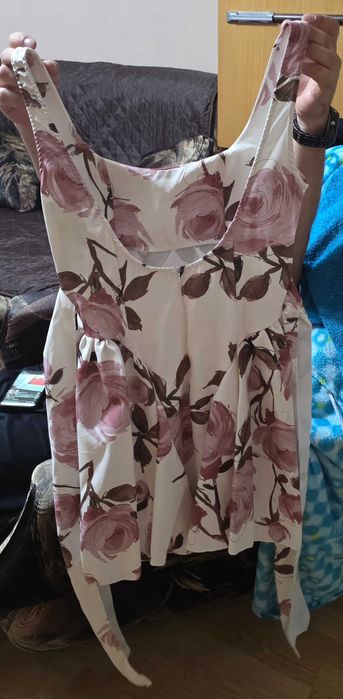 Дамска къса рокля.