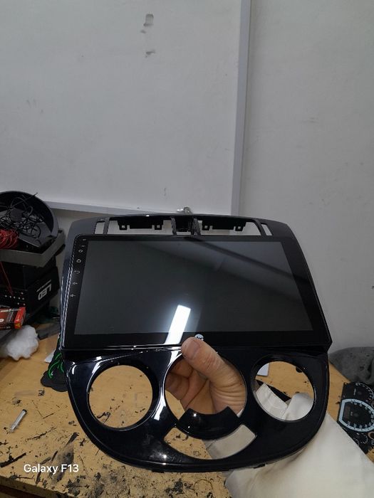 Monitor jentra ramkasi bilan sotiladi