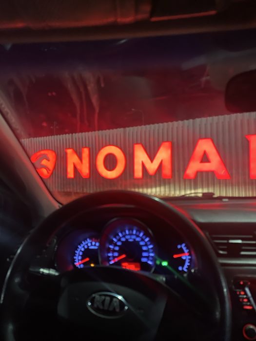 диван срочно продаетч